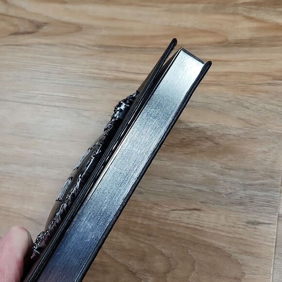 🔺️NWT Disney Black & Silver "The Haunted Mansion" Hardcover Journal - Picture 11 of 11